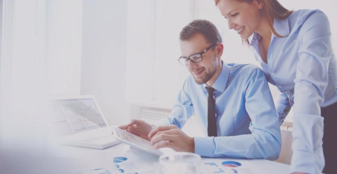 Internationale Studierende beim gemeinsamen Lernen